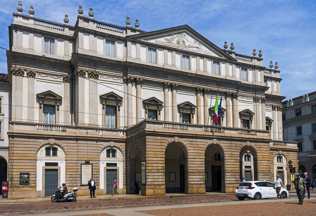 Teatro alla Scala i Milano, nyklassicistisk fasad