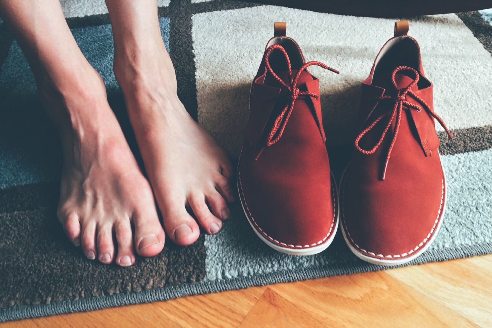 Hallux valgus (ledknuta): orsaker, lindring och behandling