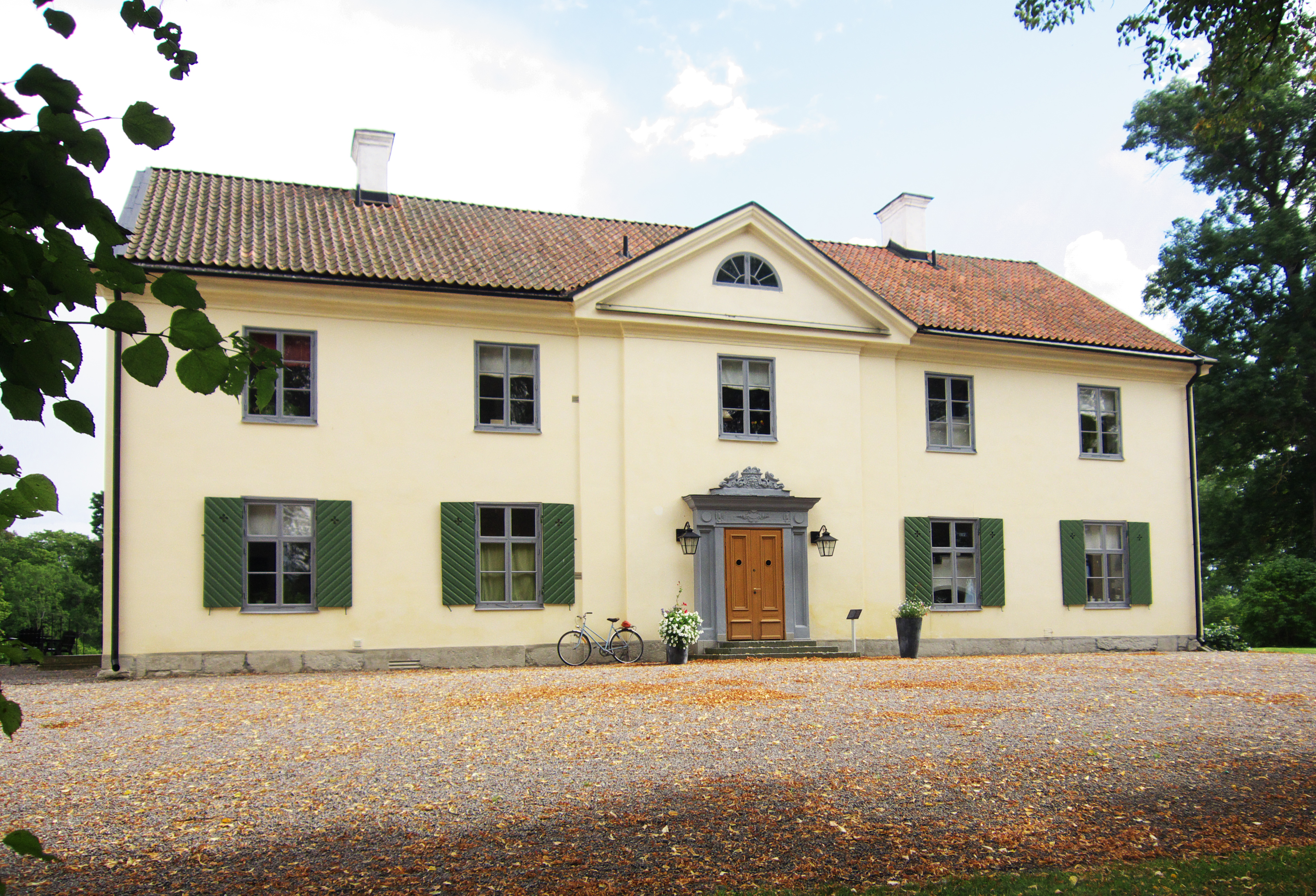 Huvudbyggnaden på Biskops-Arnö, Nordens Folkhögskola