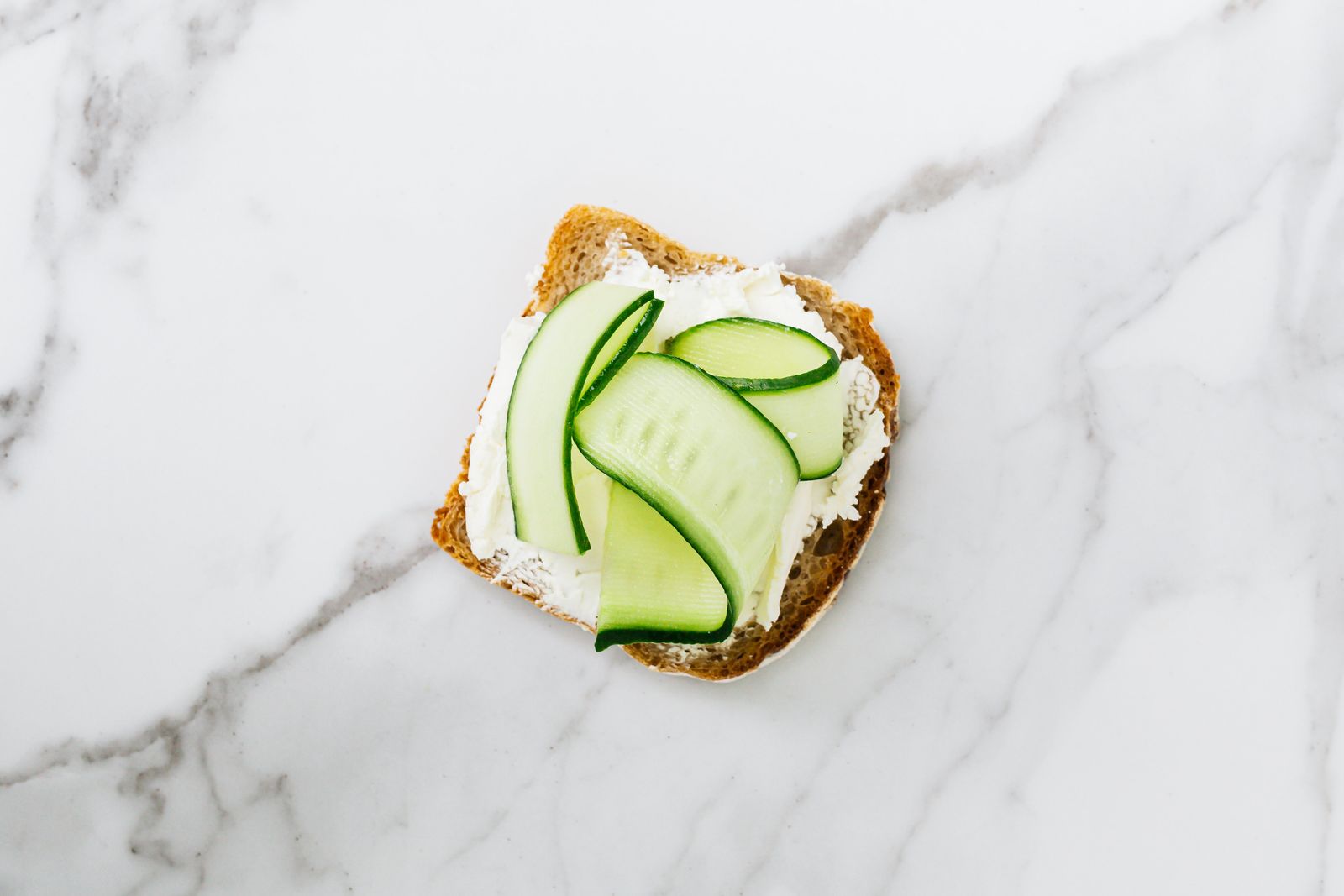 Vegansk skagenröra på snittar