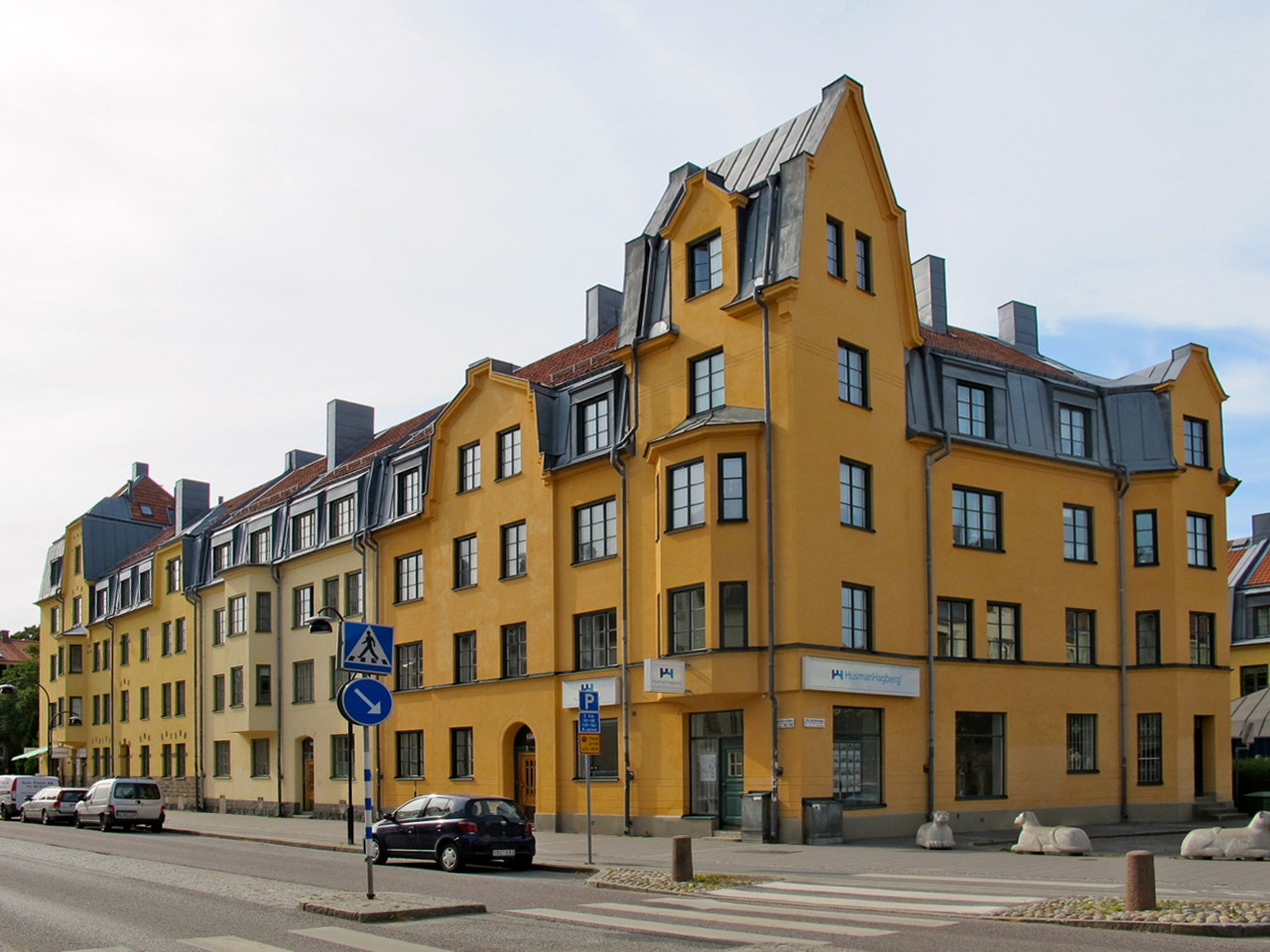 Aldre jugendhus i hornet vid Hagerstensvagen i Aspudden