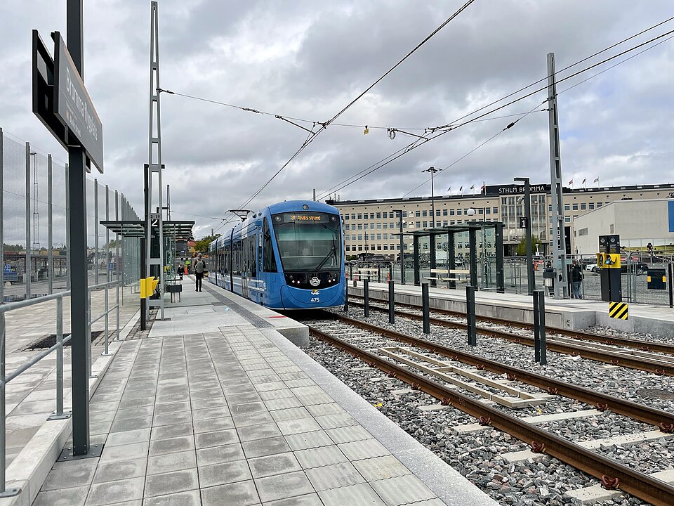 Tvarbanans sparvagn vid Bromma flygplats