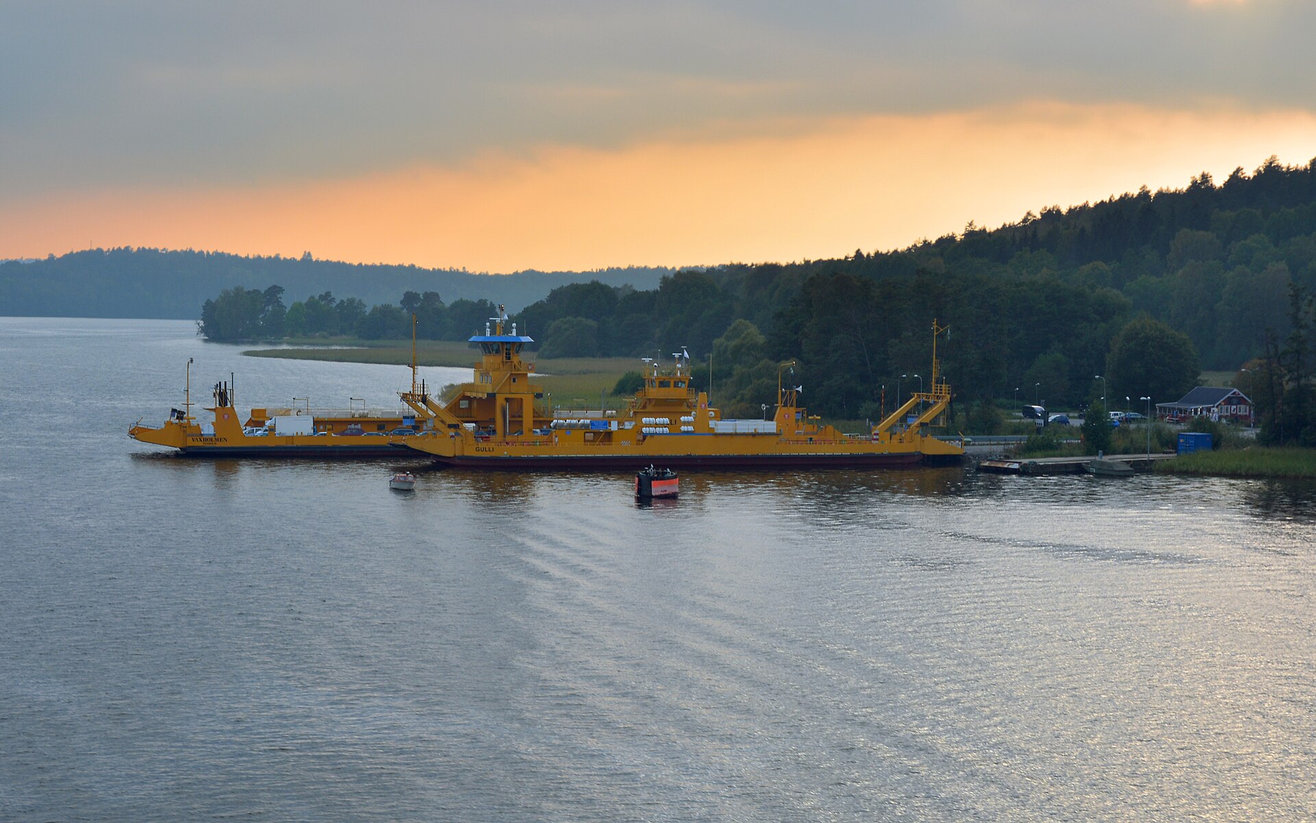 Vägfärja på Ekeröleden över Mälaren vid Ekerö