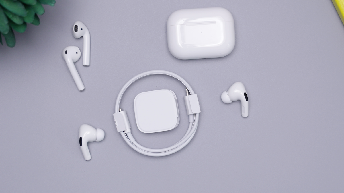 Apple AirPods Pro med laddningsfodral