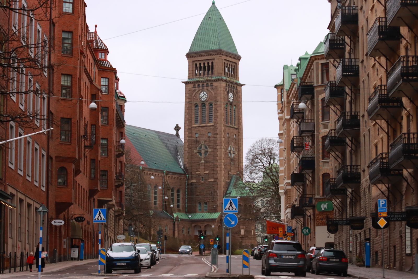 Bostadsgata med tegelhus i Göteborg