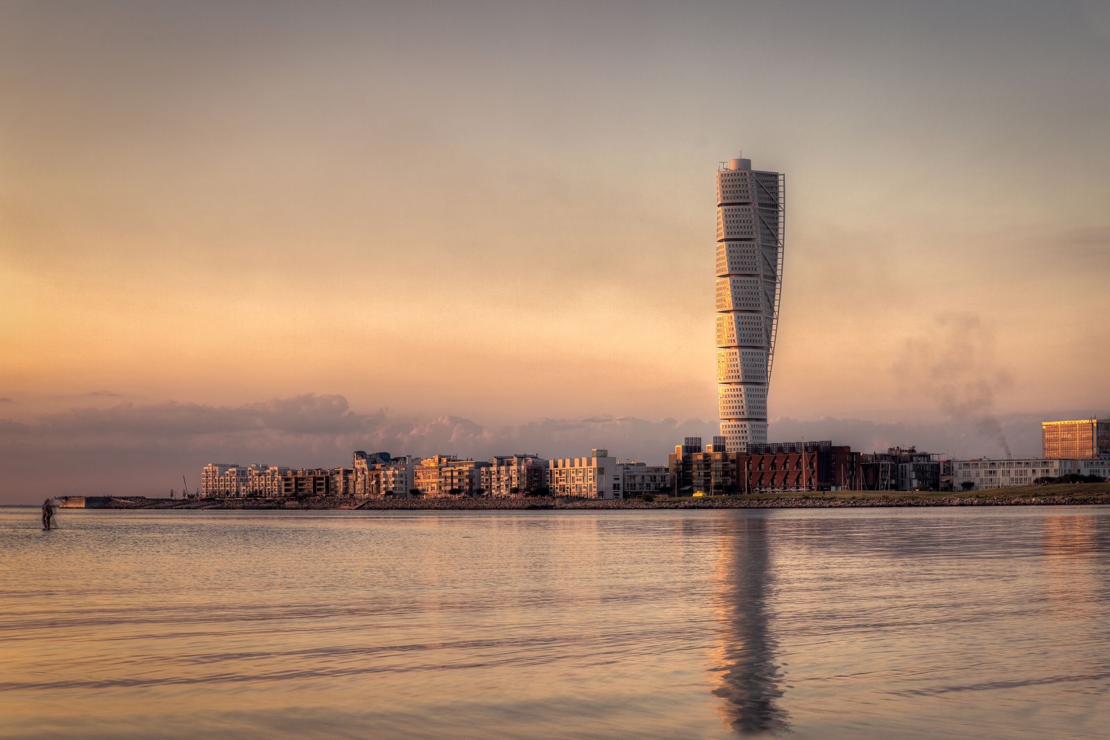 Turning Torso och bostäderna i Västra hamnen, Malmö