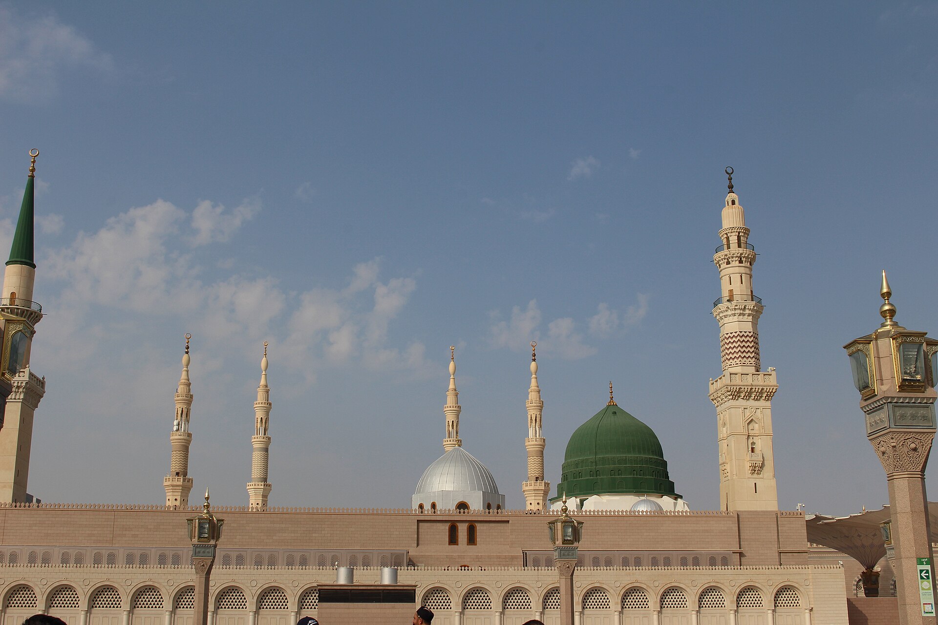 Profetens moské i Medina med den gröna kupolen och minareterna