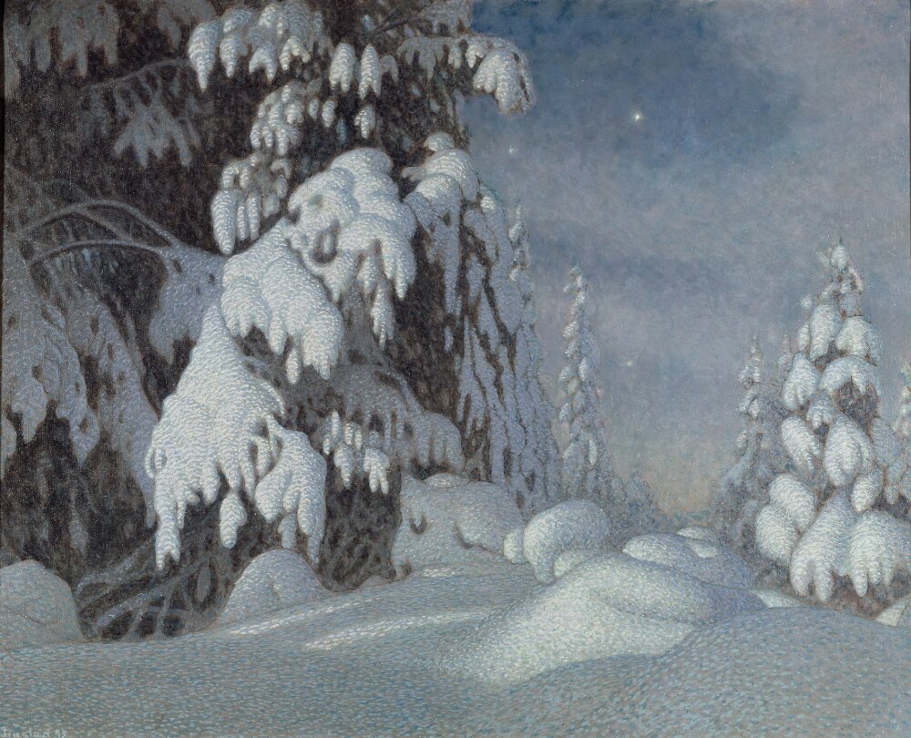 Månbelyst vinterlandskap med snötyngda granar under stjärnhimmel, målning av Gustaf Fjæstad