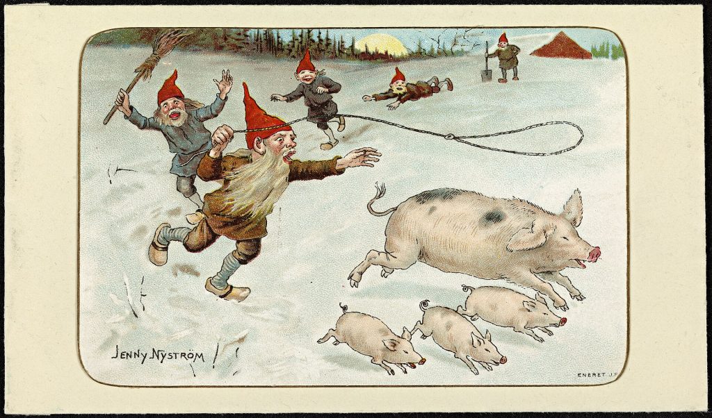 Julkort där fyra nissar med röda luvor jagar en gris med tre kultingar över en snötäckt äng