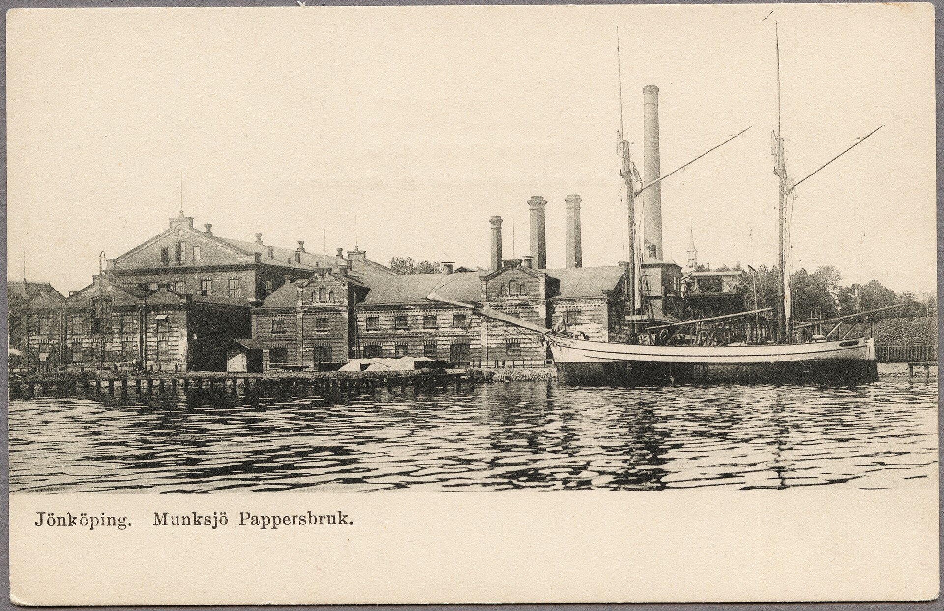 Historiskt foto av Munksjö pappersbruk i Jönköping omkring år 1900