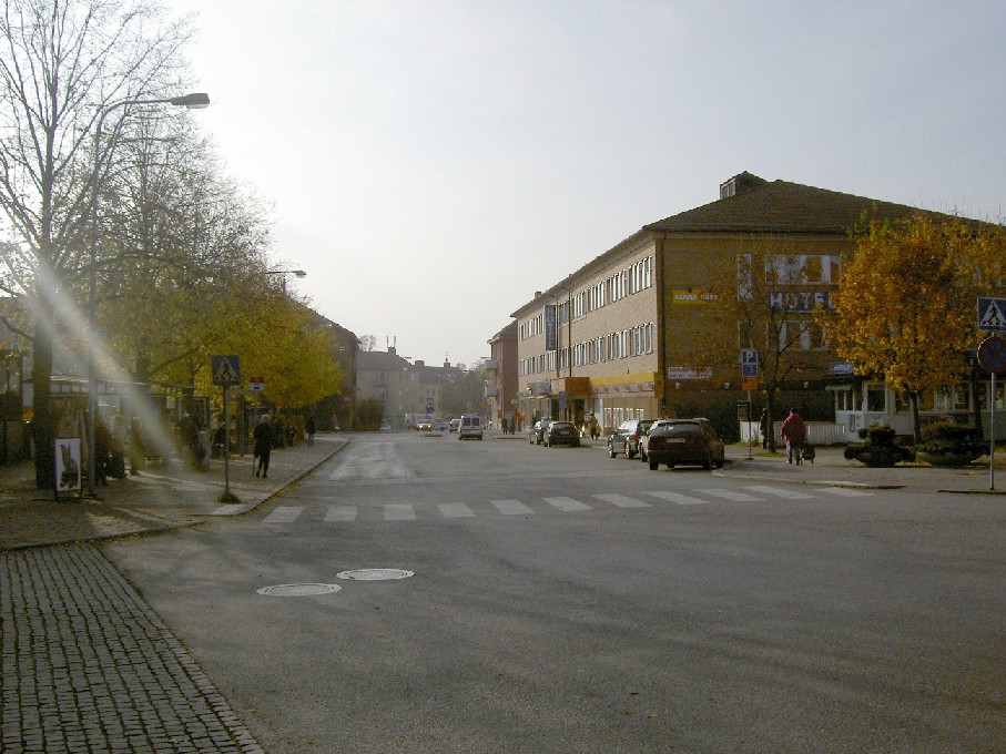 Älvsjö centrum: butiker, service och vardagsliv