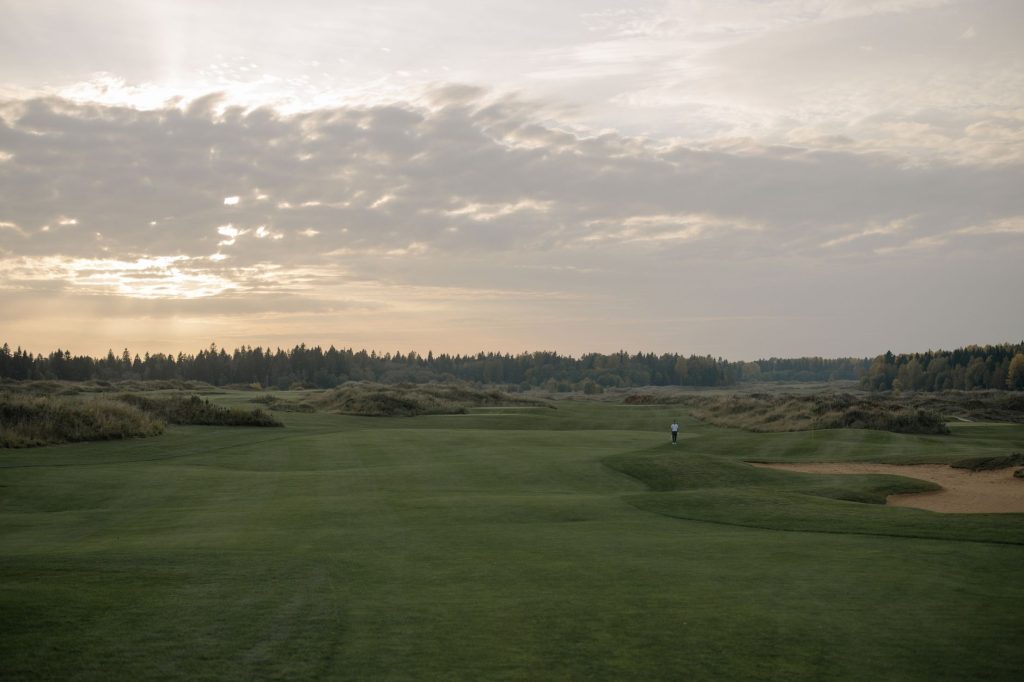 Golfbana vid kusten
