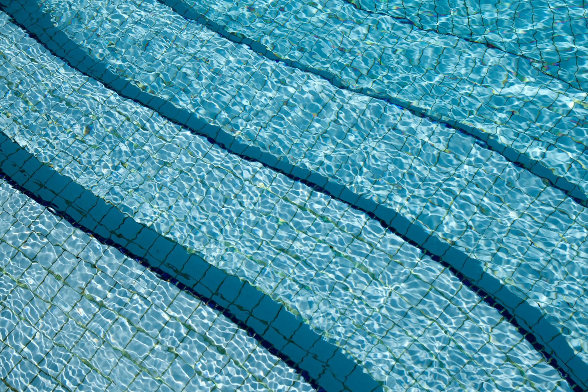 Rent poolvatten
