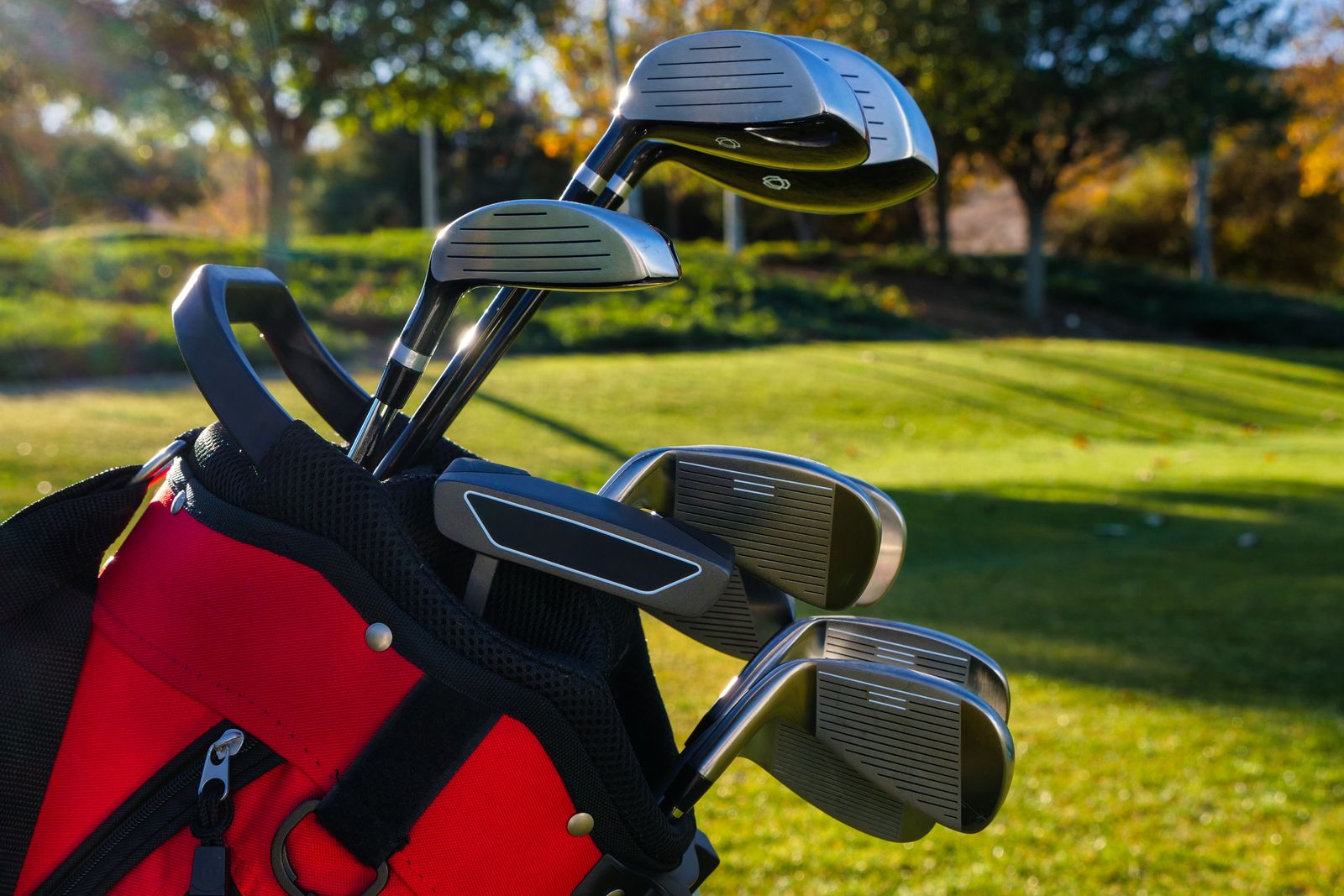Golfklubbor för nybörjare: så tänker du kring uppsättningen