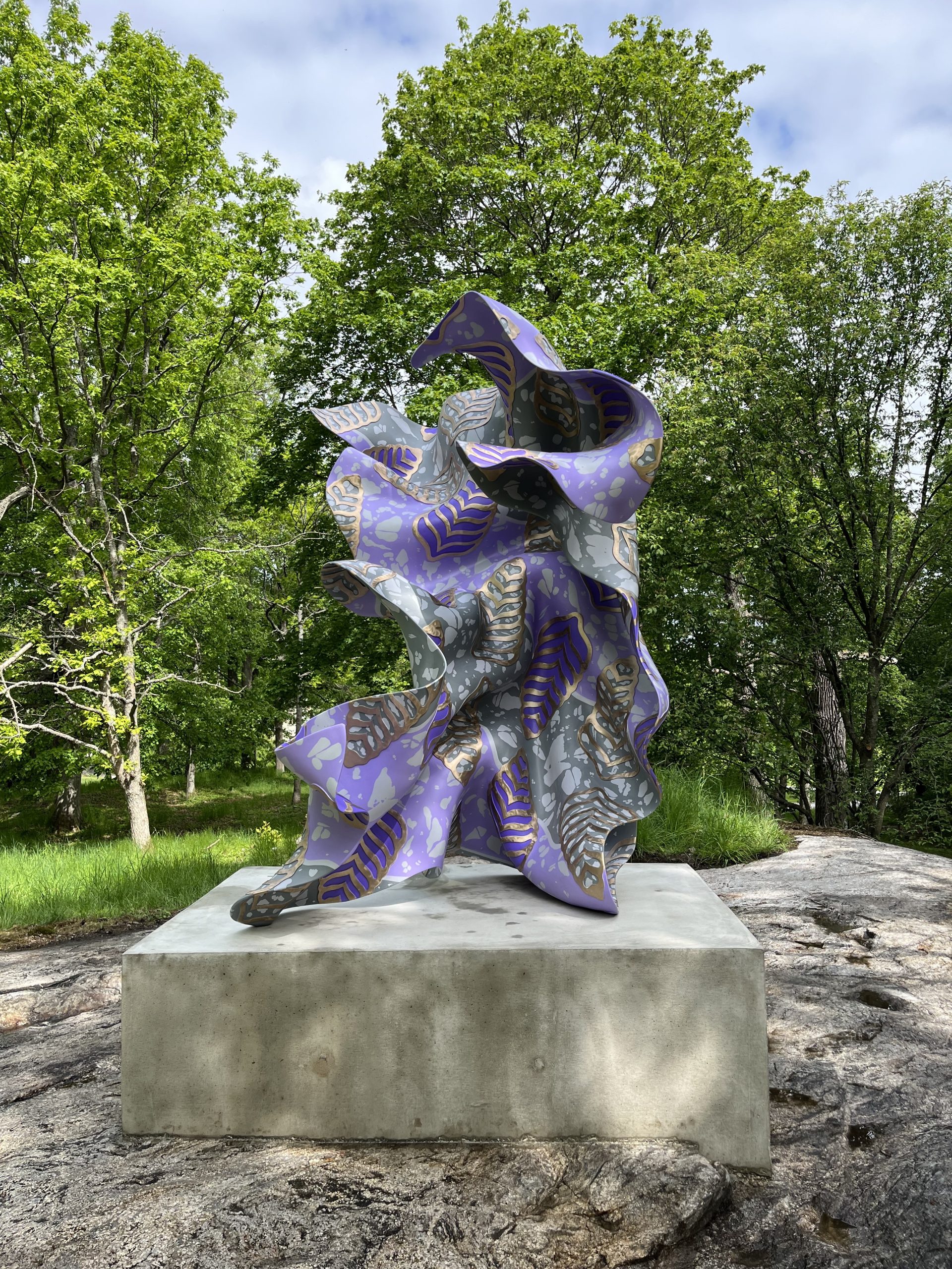 Skulpturen Wind Sculpture in Bronze I av Yinka Shonibare CBE i Prinsessan Estelles Skulpturpark på Djurgården