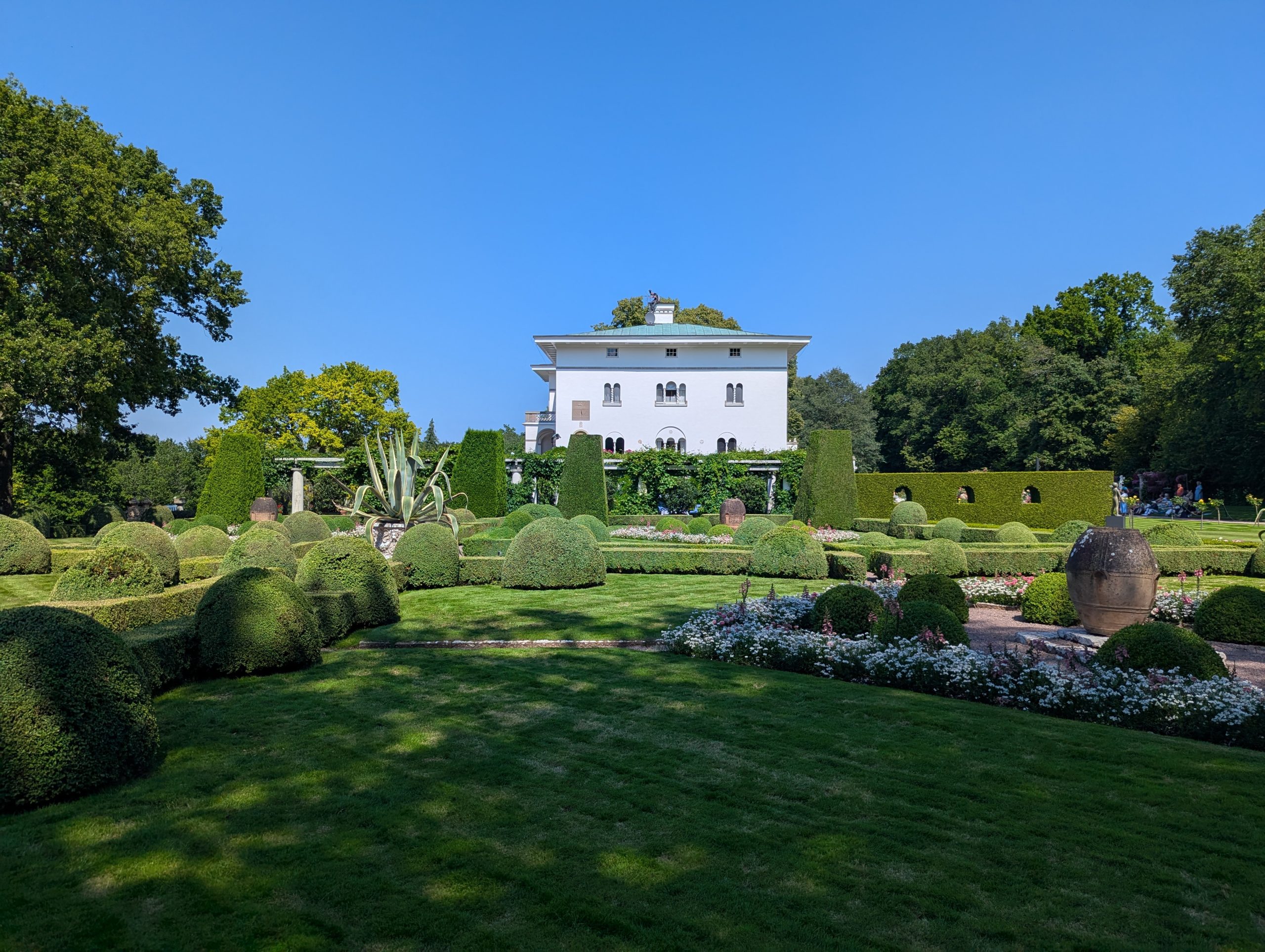Sollidens slott med italienska trädgården på Öland