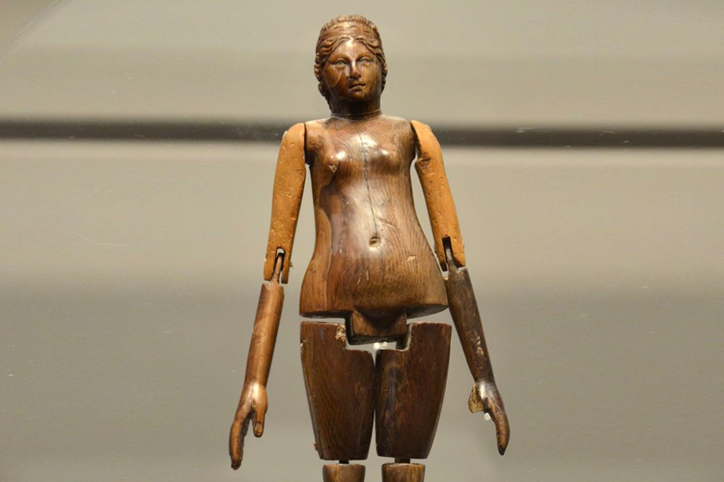 girls-and-dolls-in-the-roman-empire