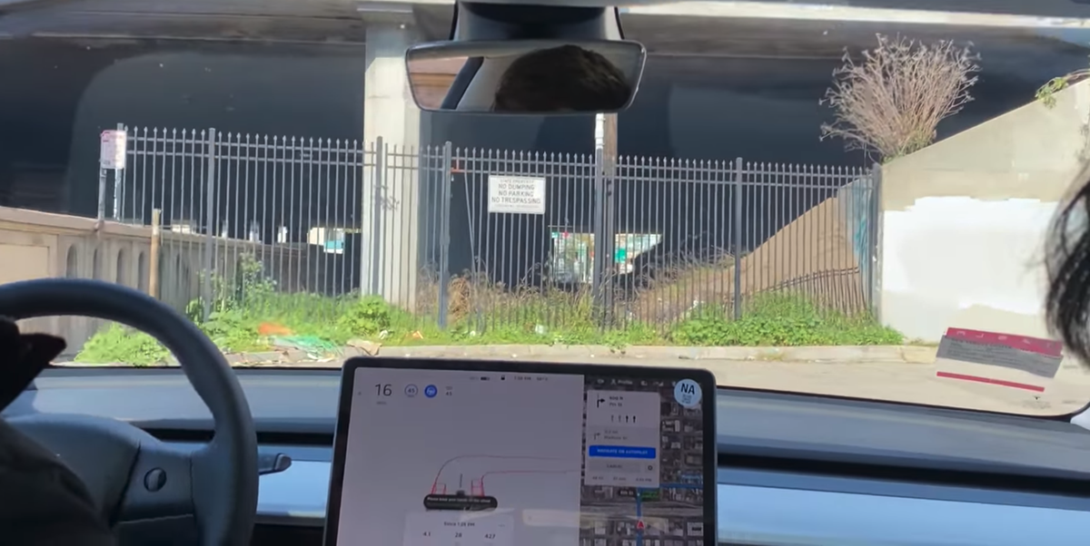 tesla’s-“full-self-driving”-beta-is-just-laughably-bad-and-potentially-dangerous