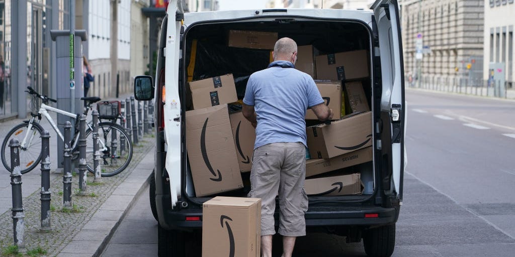 amazon-driver-quits-over-ai-powered-safety-cameras-in-delivery-vehicles