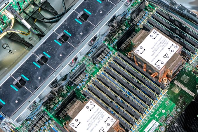 intel-3rd-gen-xeon-scalable-(ice-lake):-generationally-big,-competitively-small
