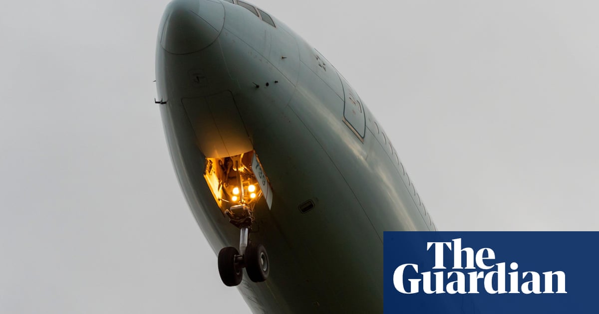 out-of-thin-air:-the-mystery-of-the-man-who-fell-from-the-sky