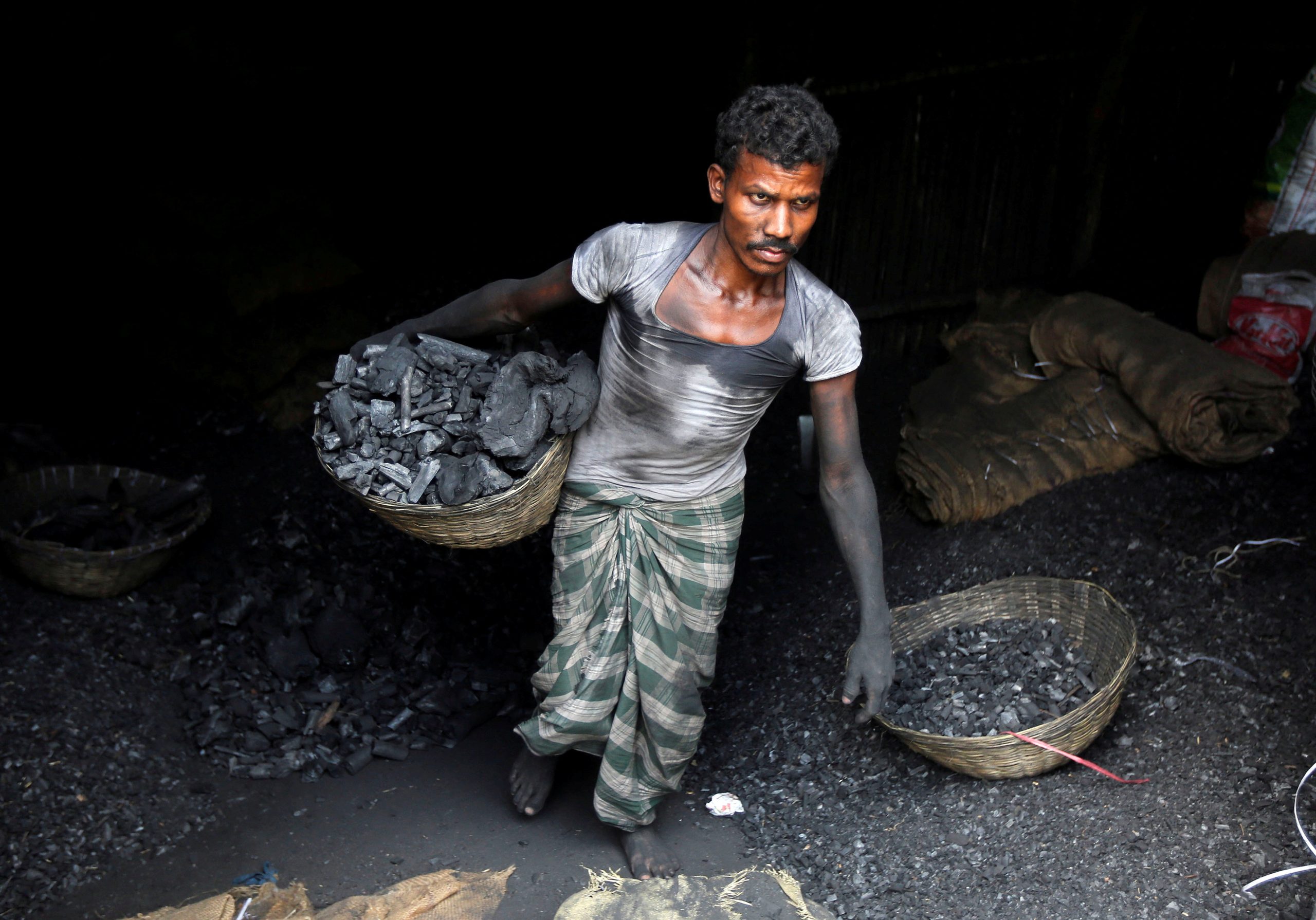 india-may-build-new-coal-plants-due-to-low-cost-despite-climate-change