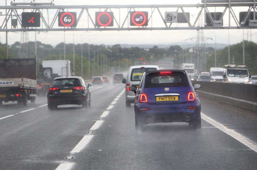 uk-government:-no-more-smart-motorways-without-stopped-car-detection