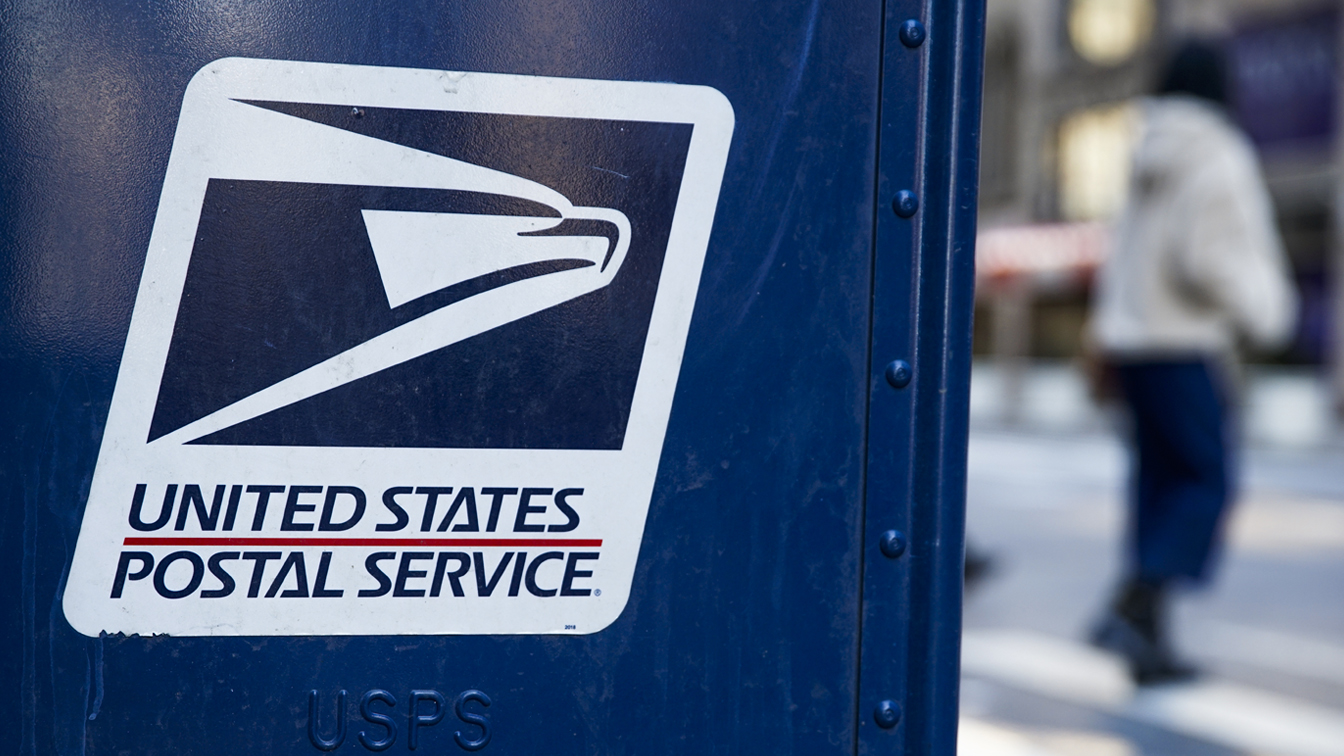 the-usps-is-running-a-‘covert’-program-to-monitor-americans’-social-media-posts