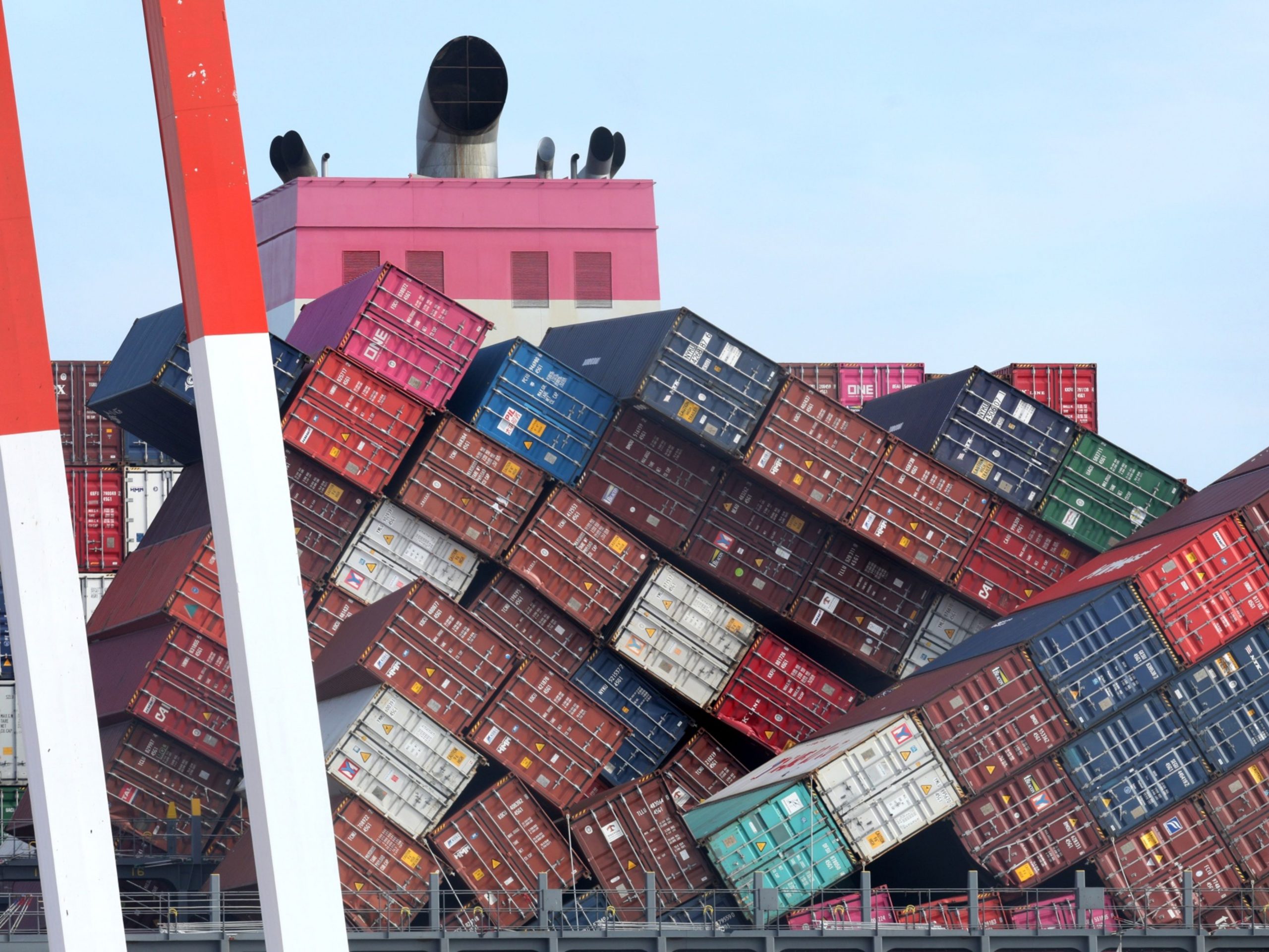 shipping-containers-are-falling-overboard-at-a-rapid-rate