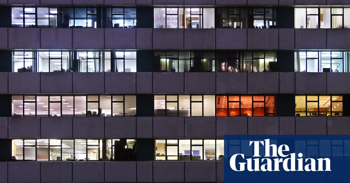 the-empty-office:-what-we-lose-when-we-work-from-home