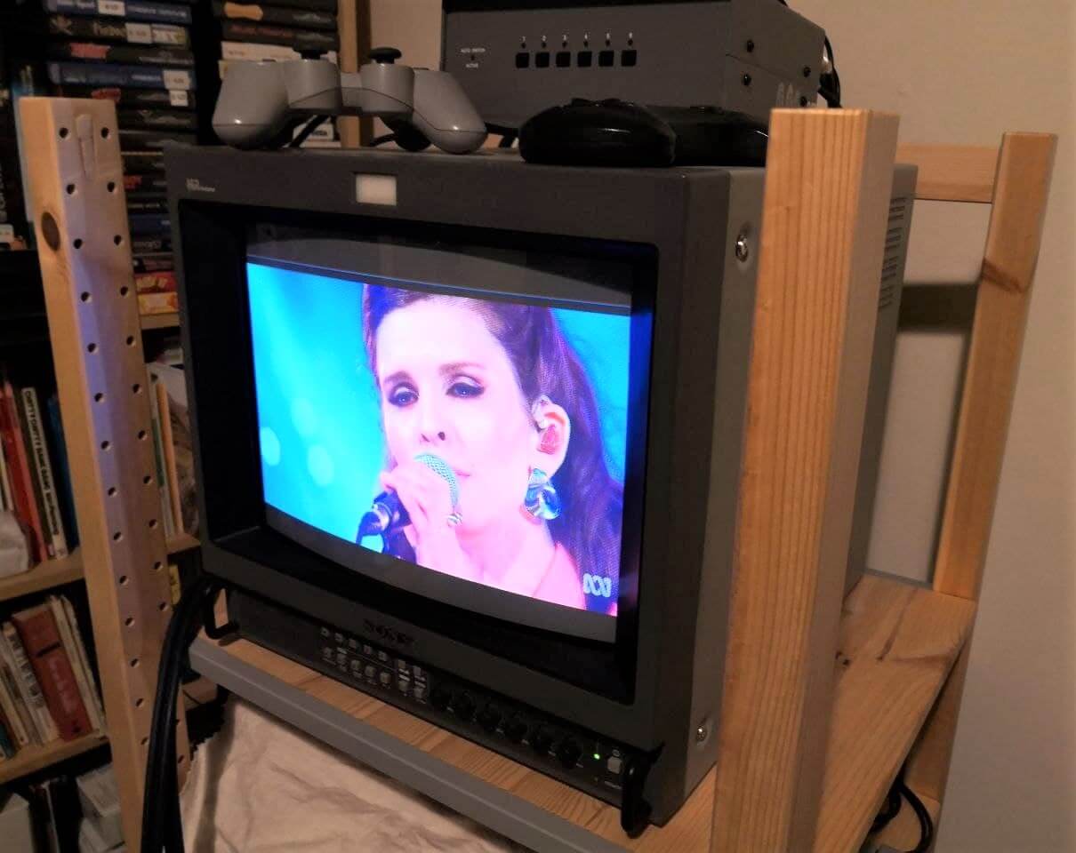 turning-a-classic-crt-into-a-smart-tv