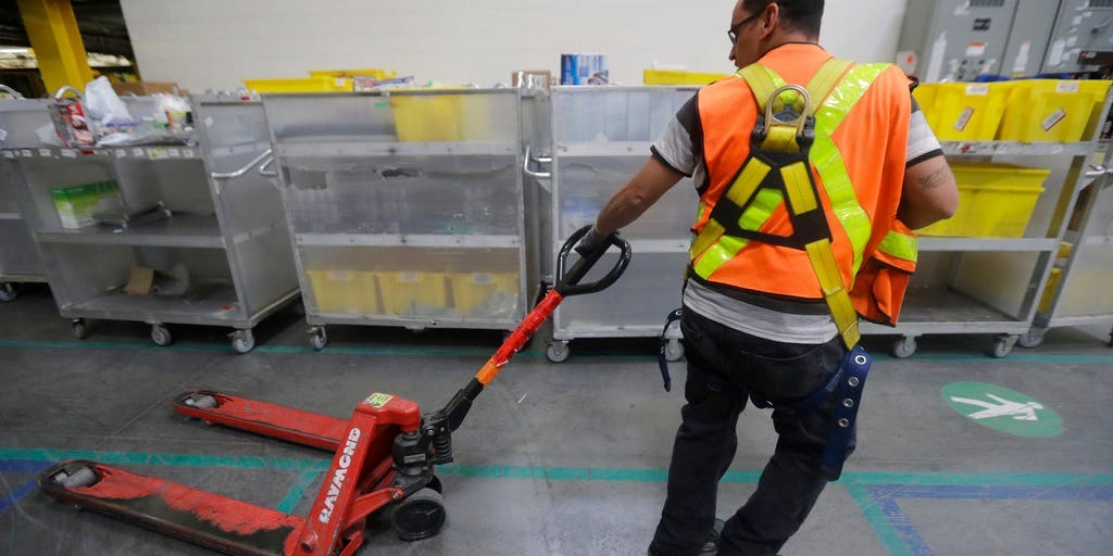 amazon-warehouse-destroys-130k-items-per-week,-some-are-unused,-a-report-says