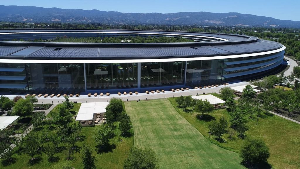 apple-still-planning-return-to-in-person-work-despite-complaints