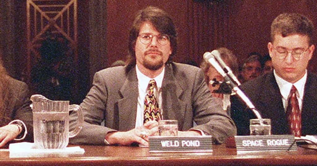 an-oral-history-of-the-l0pht-(2018)