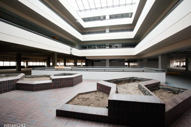 abandoned-motorola-headquarters-(2020)