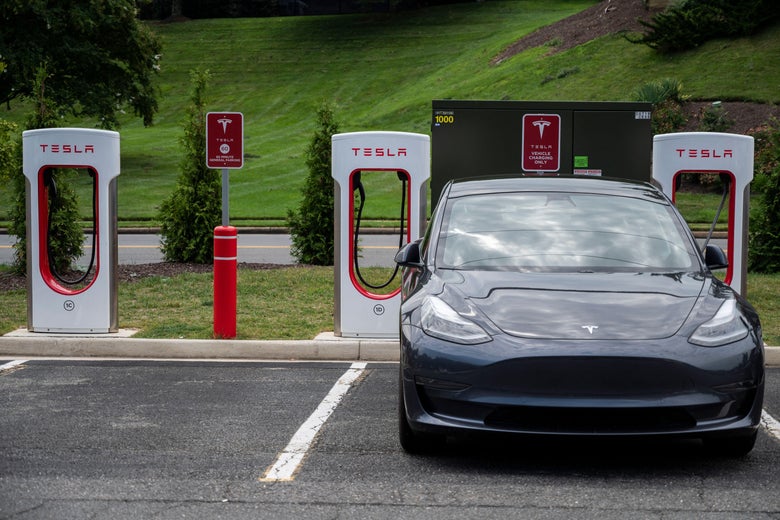 why-teslas-keep-striking-parked-firetrucks-and-police-cars