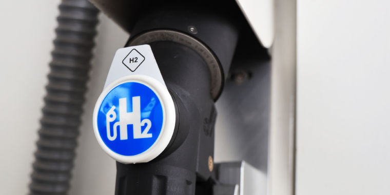 hydrogen-lobbyist-quits,-slams-oil-companies’-“false-claims”-about-blue-hydrogen