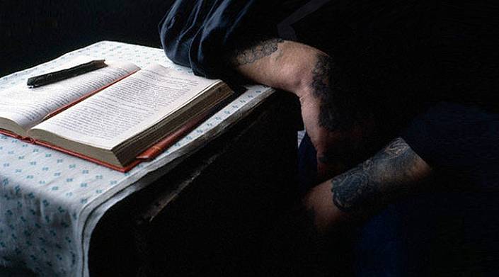 brazil-prisoners-reading-books-to-shorten-their-sentences