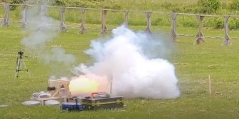 scientists-test-medieval-gunpowder-recipes-with-15th-century-cannon-replica