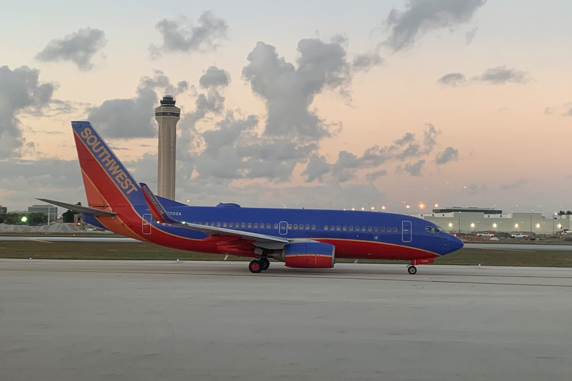 southwest-operational-meltdown-as-hundreds-of-flights-canceled-or-delayed