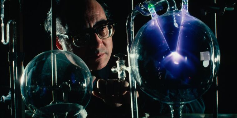 scientists-recreated-classic-origin-of-life-experiment-and-made-a-new-discovery