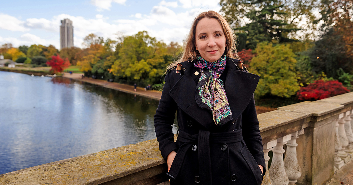 a-mathematician-who-delights-in-building-bridges