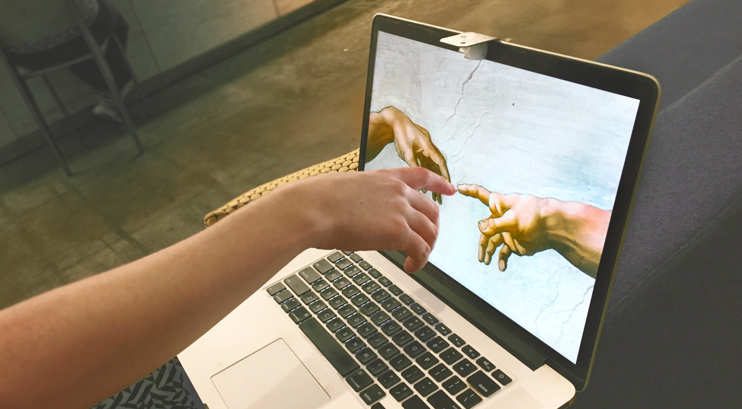turning-a-macbook-into-a-touchscreen-with-$1-of-hardware-(2018)