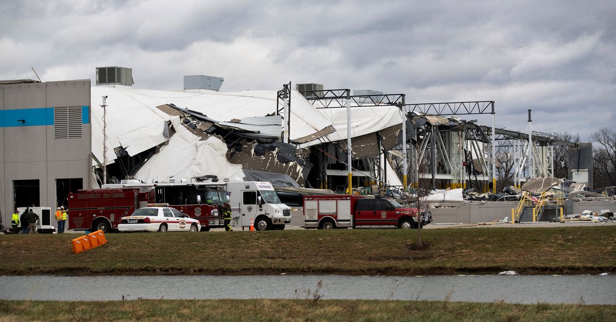 six-amazon-workers-killed-after-tornadoes-reduce-warehouse-near-st.-louis