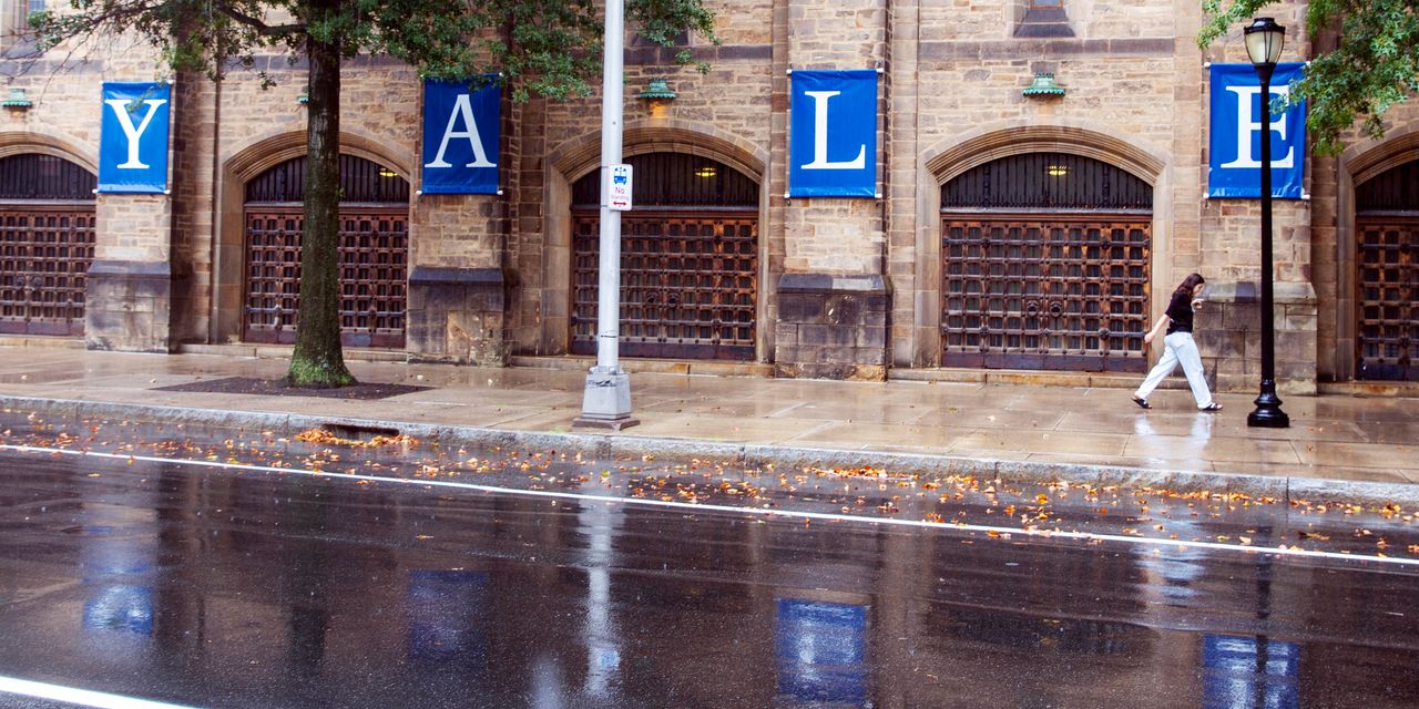 top-major-schools-illegally-collude-to-limit-student-financial-aid,-lawsuit-says