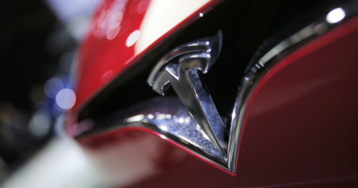 dmv-‘revisiting’-its-approach-to-regulating-tesla’s-public-self-driving-test