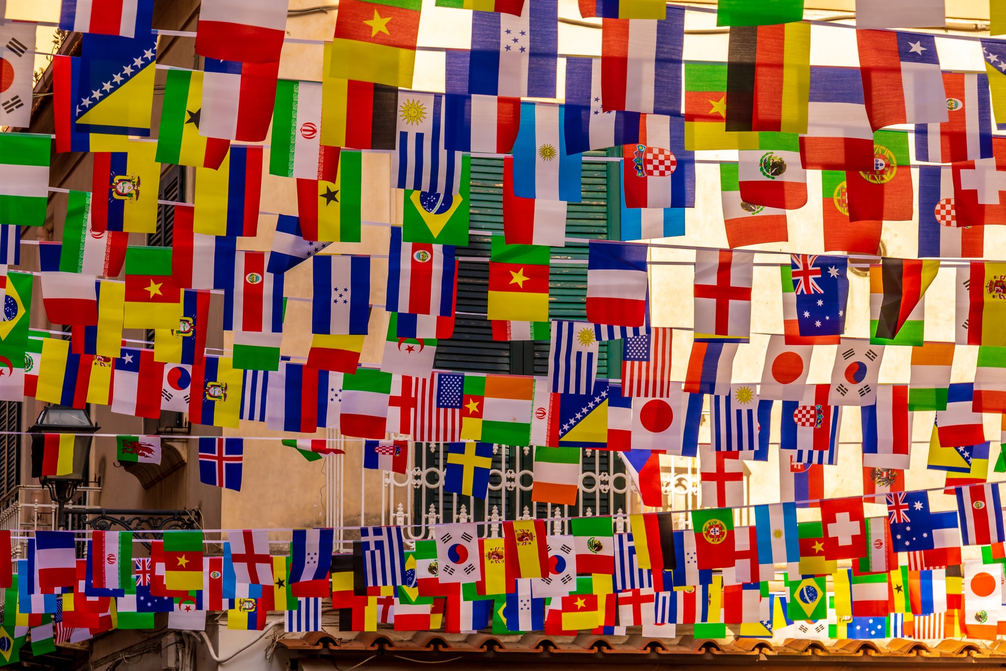 why-can’t-you-reverse-a-string-with-a-flag-emoji?