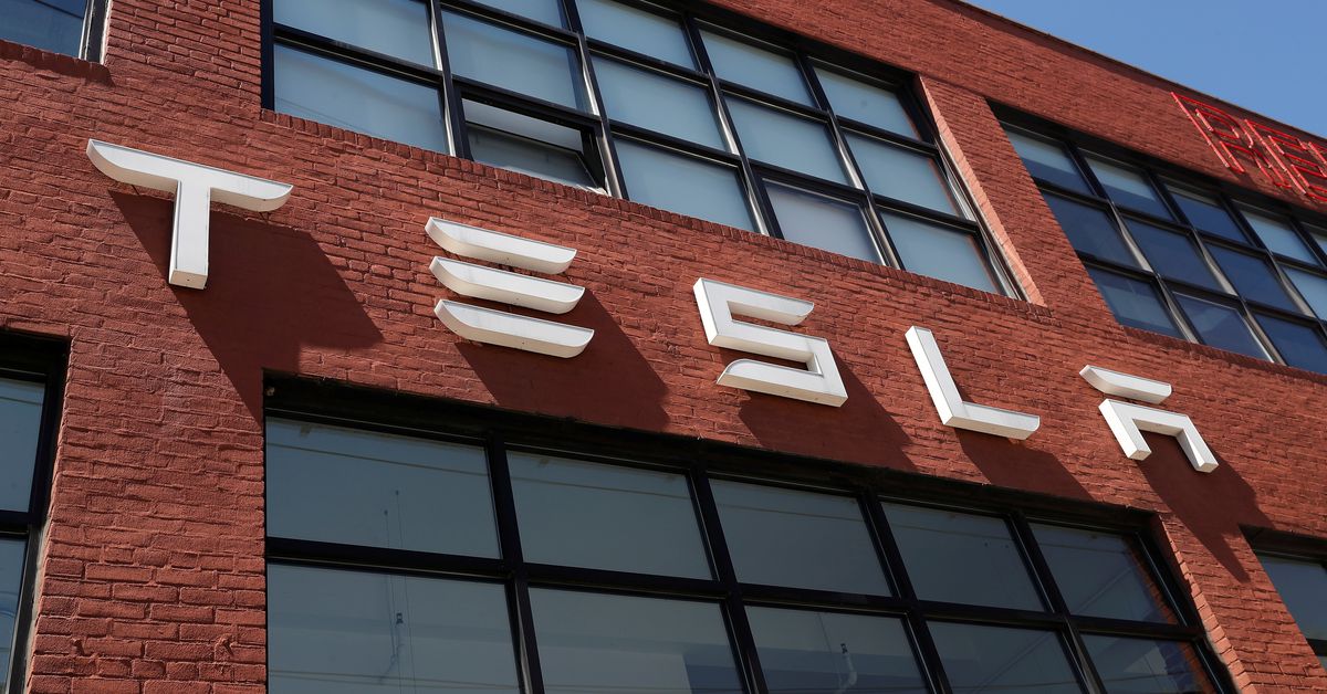 tesla-to-recall-vehicles-that-may-disobey-stop-signs