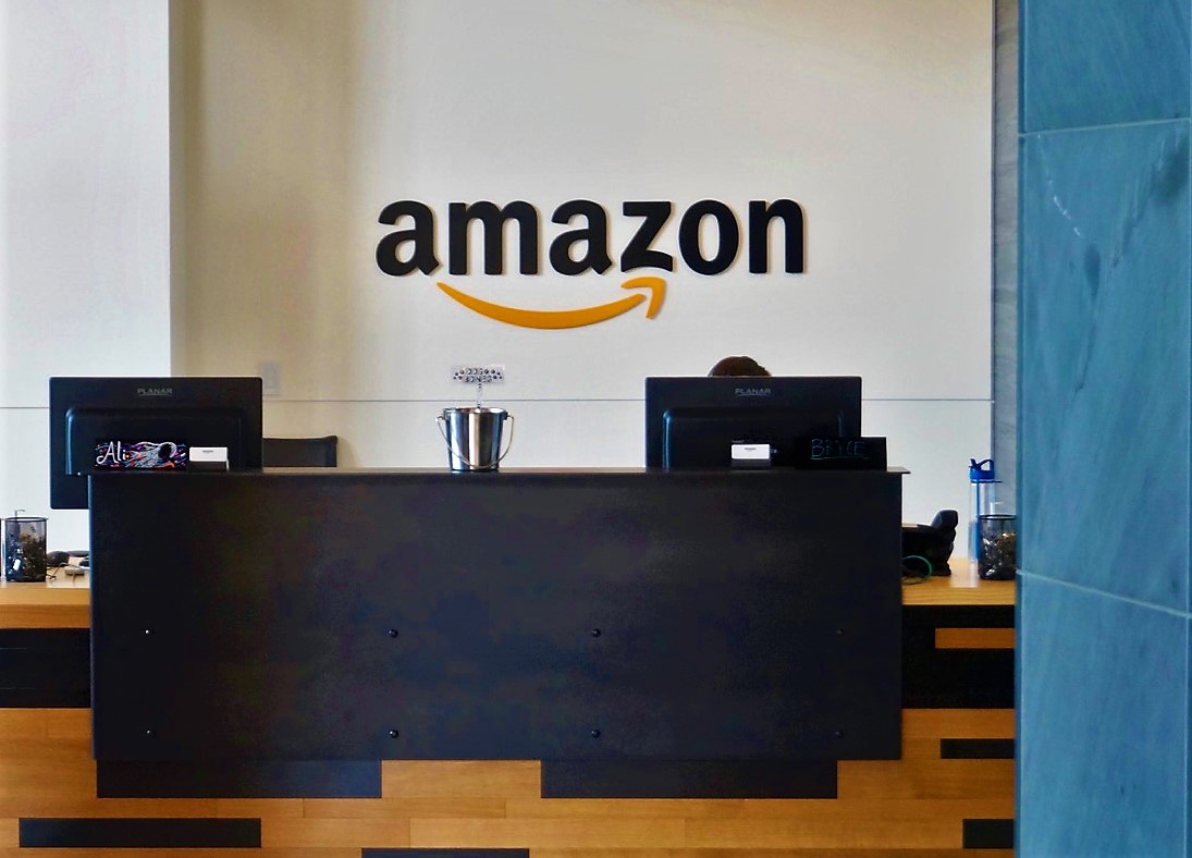 amazon-more-than-doubles-max-base-pay-to-$350k