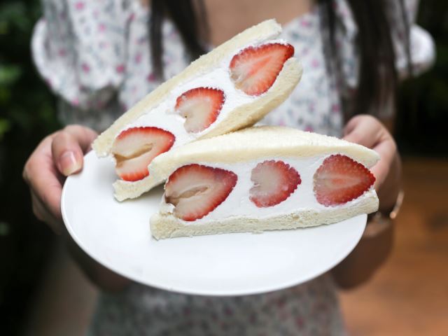 the-magic-of-the-japanese-convenience-store-sandwich
